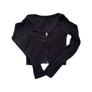 button ribbed knit crop top